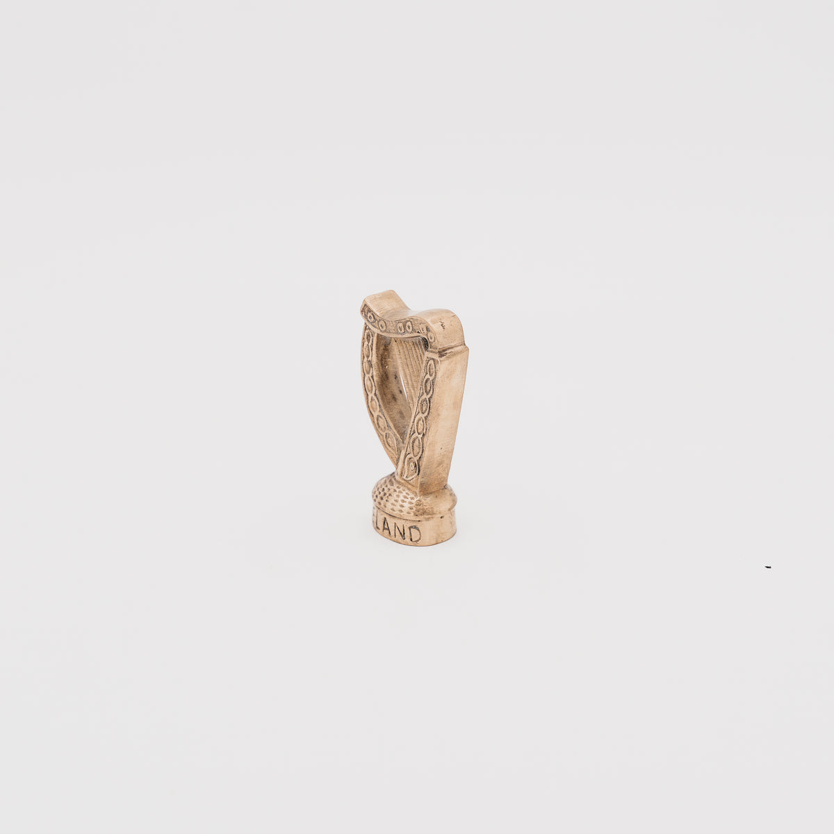Antico Fermacarte ad Arpa Celtica in Ottone Inciso - Souvenir d'Irlanda Vintage Metà '900