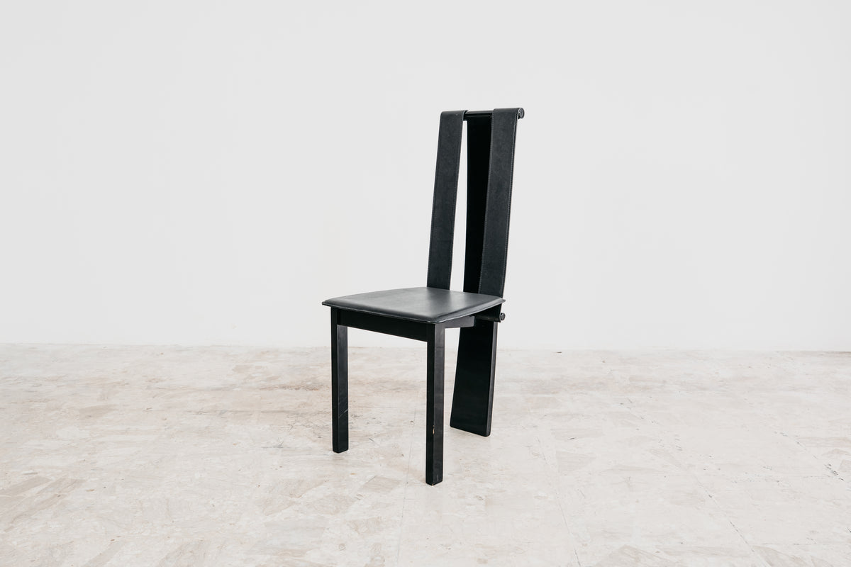Set di 4 Sedie da Pranzo Postmoderne in Legno Laccato e Similpelle Nera (Anni '80)