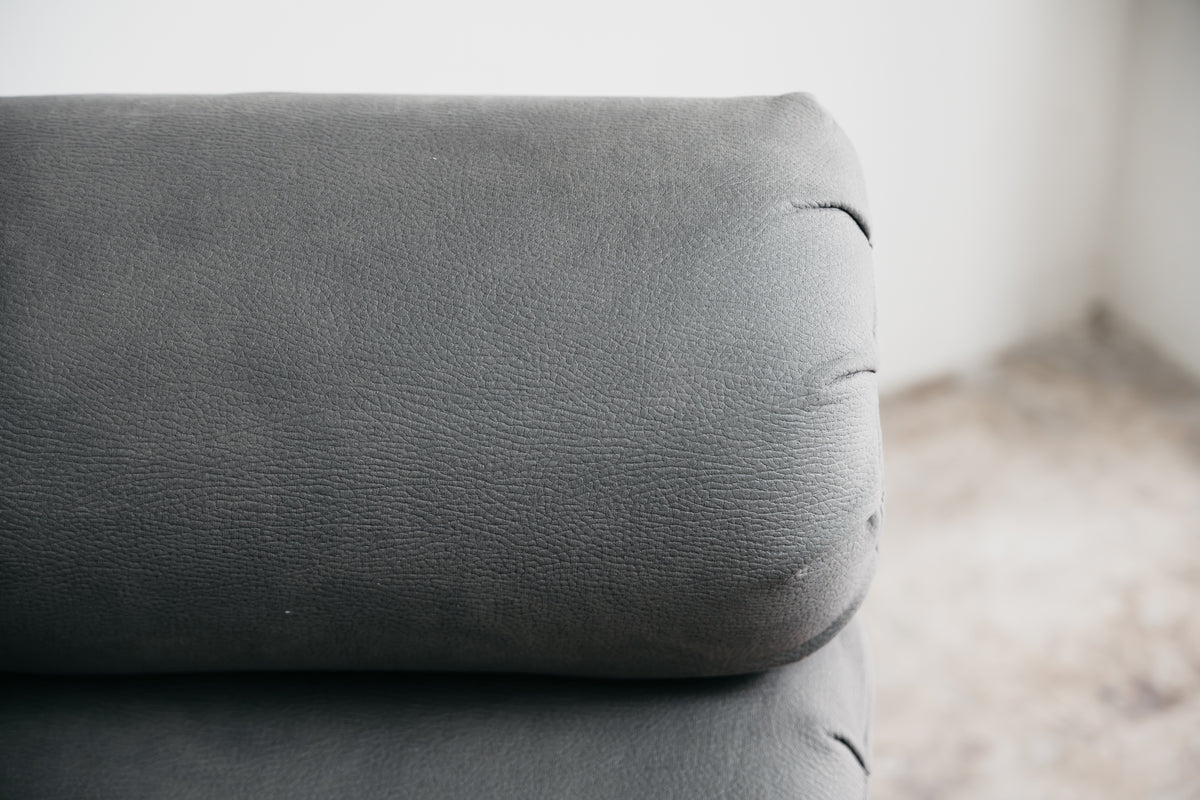 Poltrona Waves Vintage Modernista dal Design Scultoreo a Onde (Anni '70/'80)