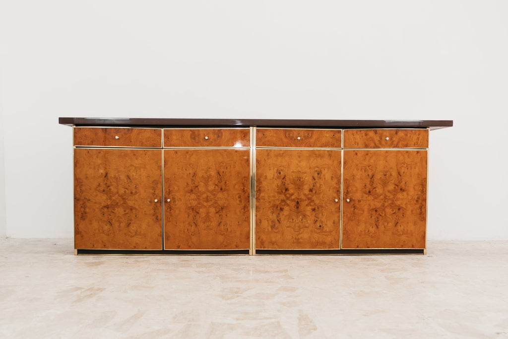 Credenza Sideboard Vintage Modernista in Pregiata Radica e Dettagli in Ottone (Anni '70)