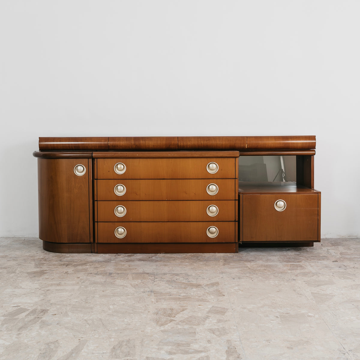Credenza Bassa Vintage Asimmetrica dal Design Modernista (Anni '50/'60)