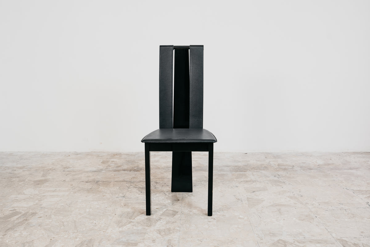 Set di 4 Sedie da Pranzo Postmoderne in Legno Laccato e Similpelle Nera (Anni '80)