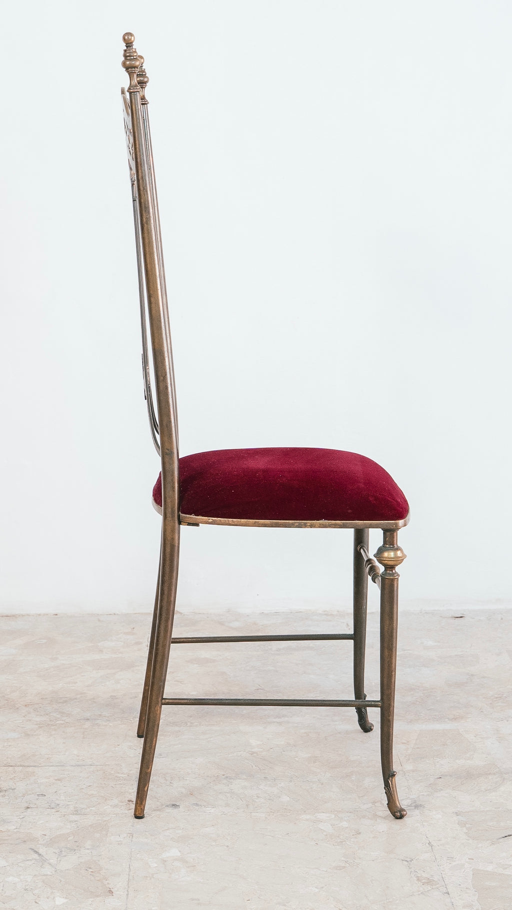 Coppia di Sedie Antiche Chiavarine in Ottone e Velluto Rosso (Anni ‘50/60)
