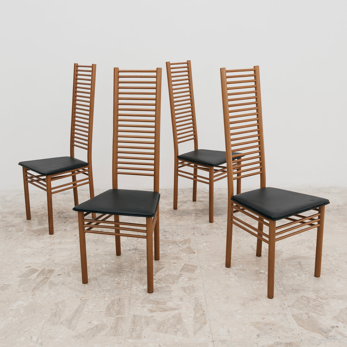 Set 4 Sedie Schienale Alto Vintage Anni 80 Legno Chiaro Pelle Nera Modernariato Design