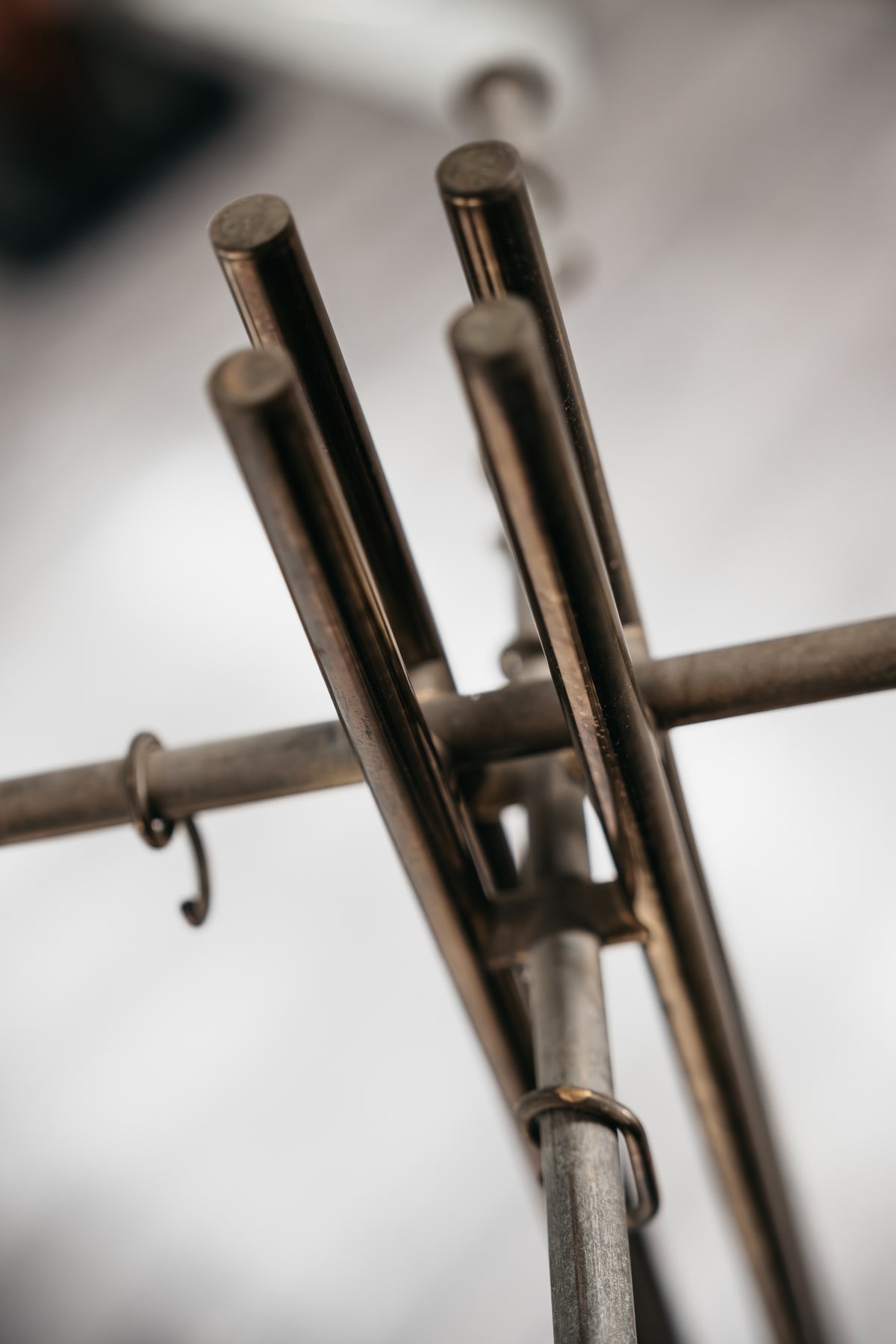 Appendiabiti da Terra Renato Zevi per Metalarte - Design Anni '70 Hollywood Regency