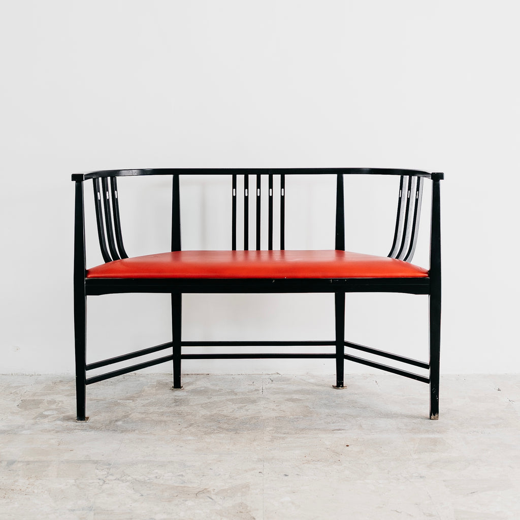 Divanetto Postmoderno Stile Ernest Archibald Taylor Anni 80 Legno e Pelle Rossa Modernariato Panchina