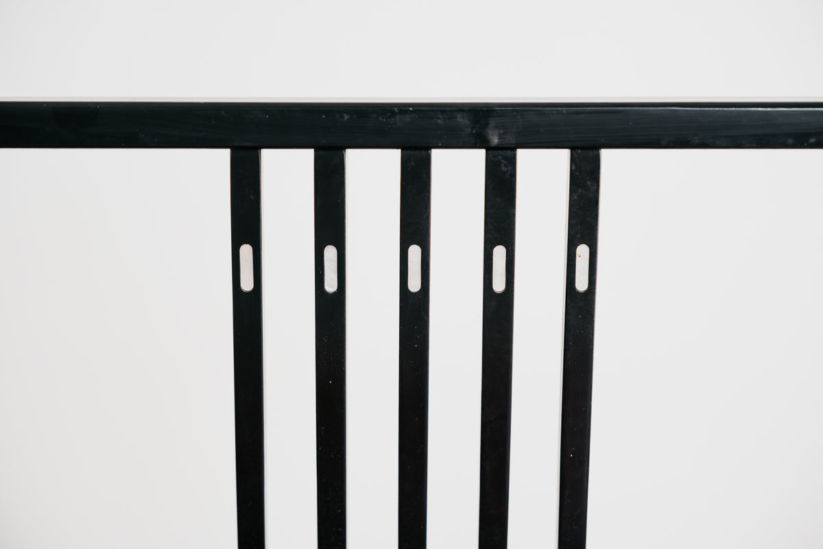 Divanetto Postmoderno Stile Ernest Archibald Taylor Anni 80 Legno e Pelle Rossa Modernariato Panchina