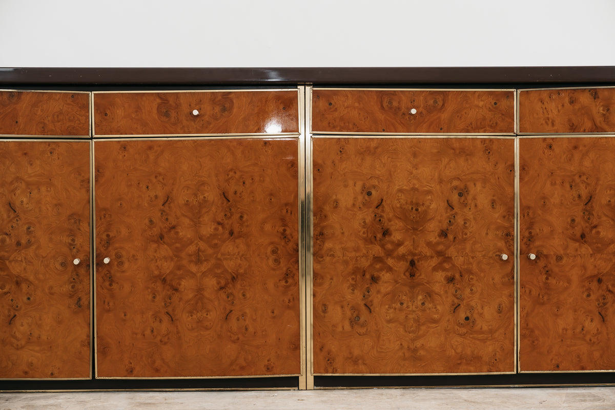 Credenza Sideboard Vintage Modernista in Pregiata Radica e Dettagli in Ottone (Anni '70)