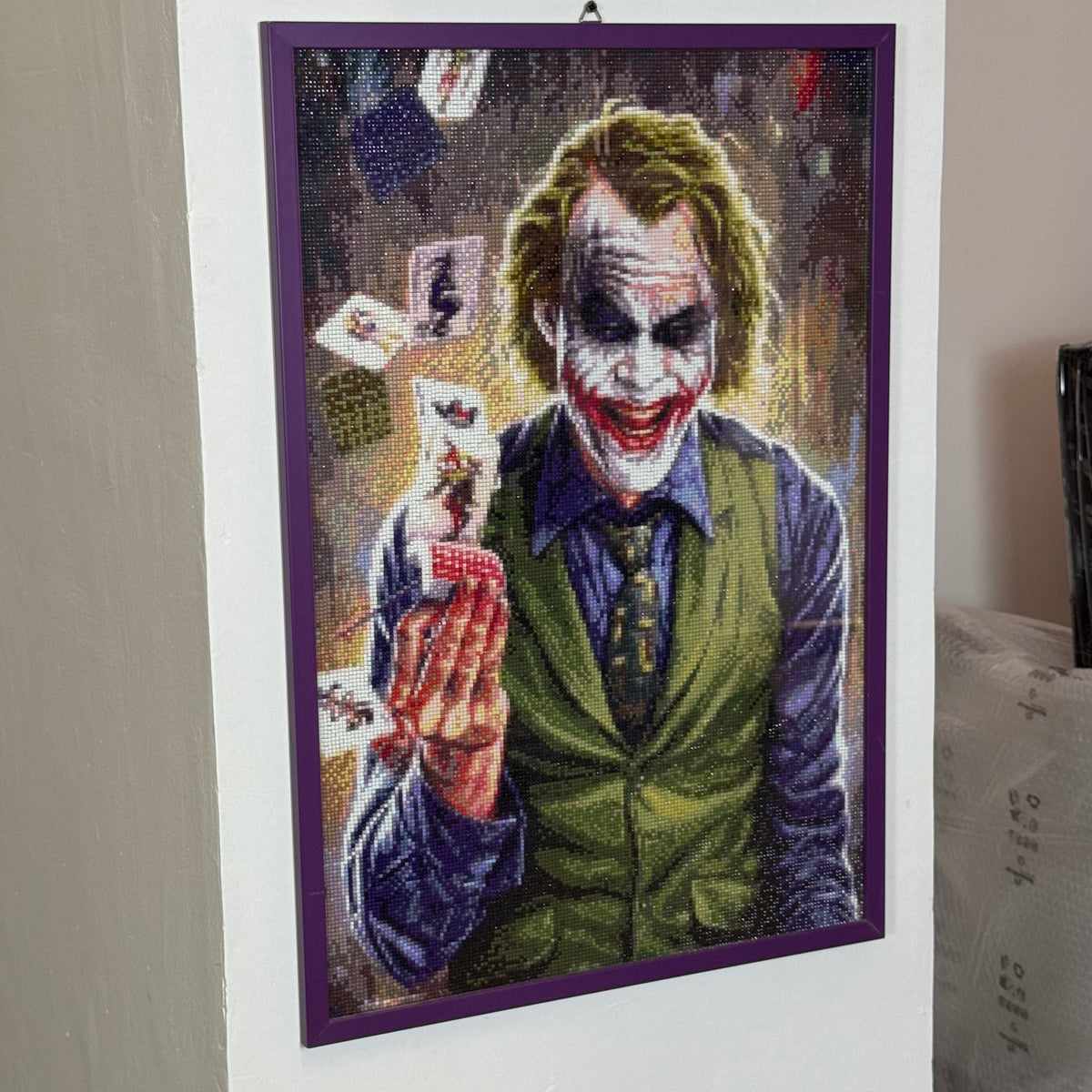 Quadro Pop Art "Joker" Heath Ledger in Diamond Painting con Cornice Viola