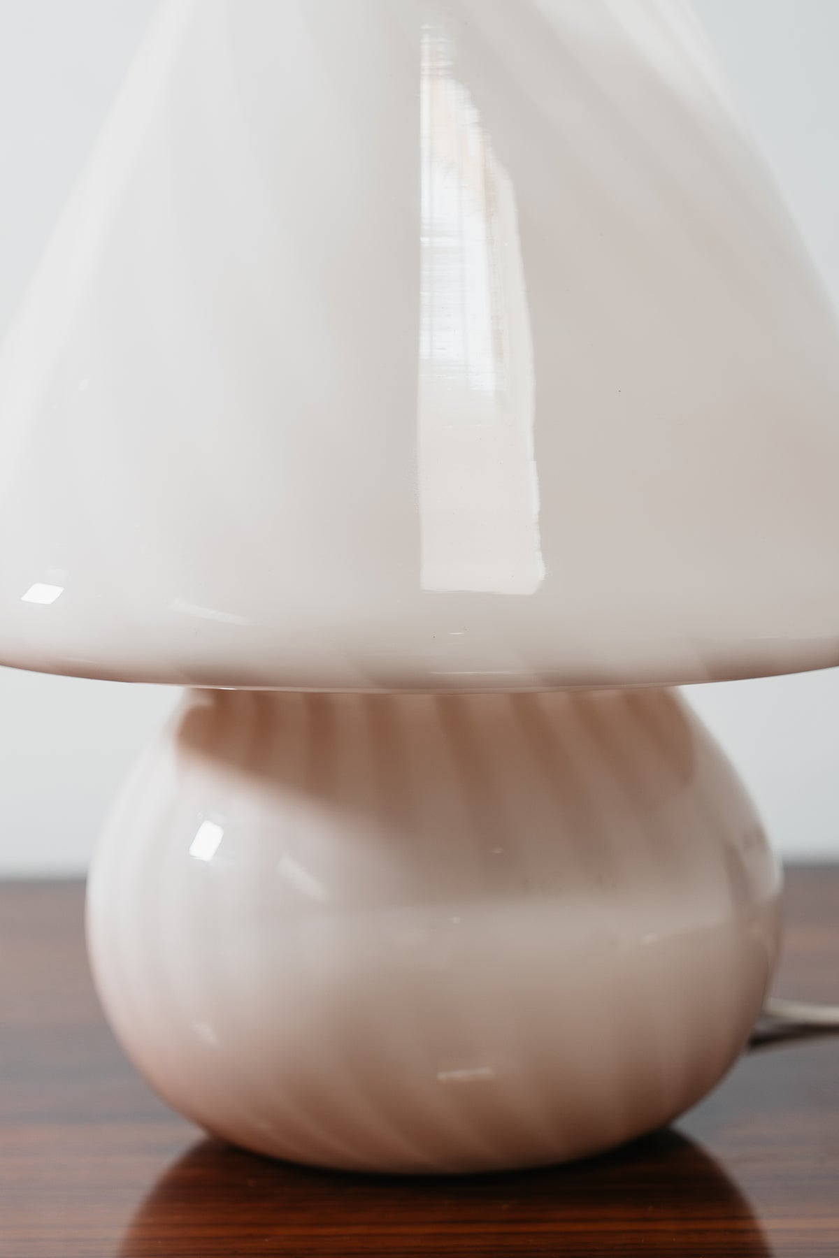Lampada a Fungo Murano Vintage Anni 70 Vetro Soffiato Rosa Cipria Swirl Abat-Jour Space Age
