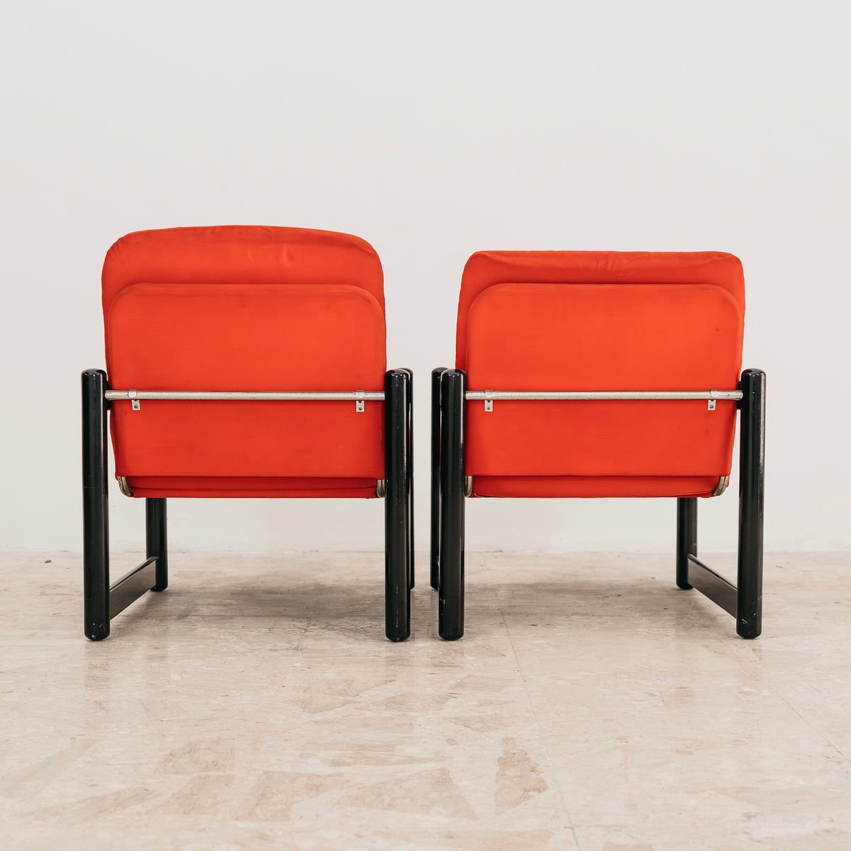 Coppia di Poltrone Vintage Schirolli Modello Pierrot in Legno Laccato e Panno Rosso (Anni '80)