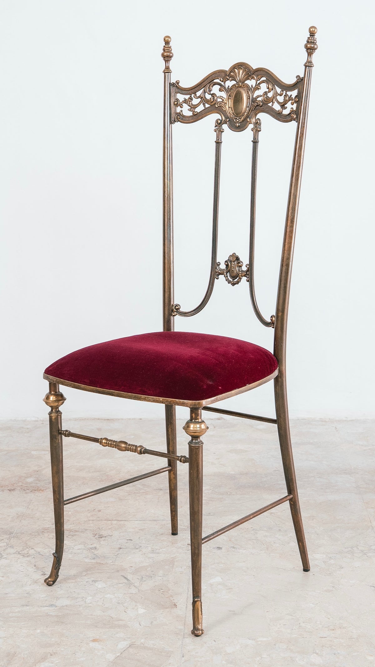 Coppia di Sedie Antiche Chiavarine in Ottone e Velluto Rosso (Anni ‘50/60)