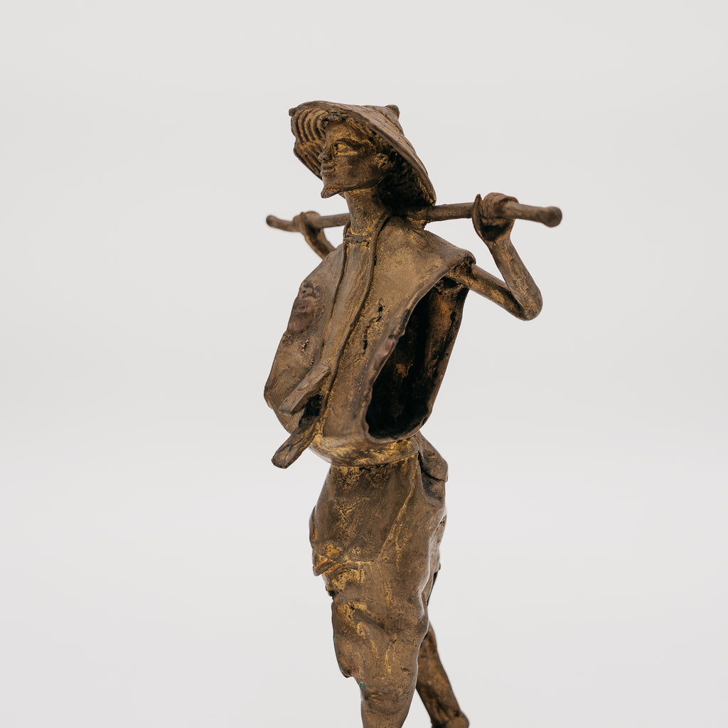 Scultura Vintage in Bronzo / Metallo "Il Portatore" - Presentata da The Holy Name Fellowship
