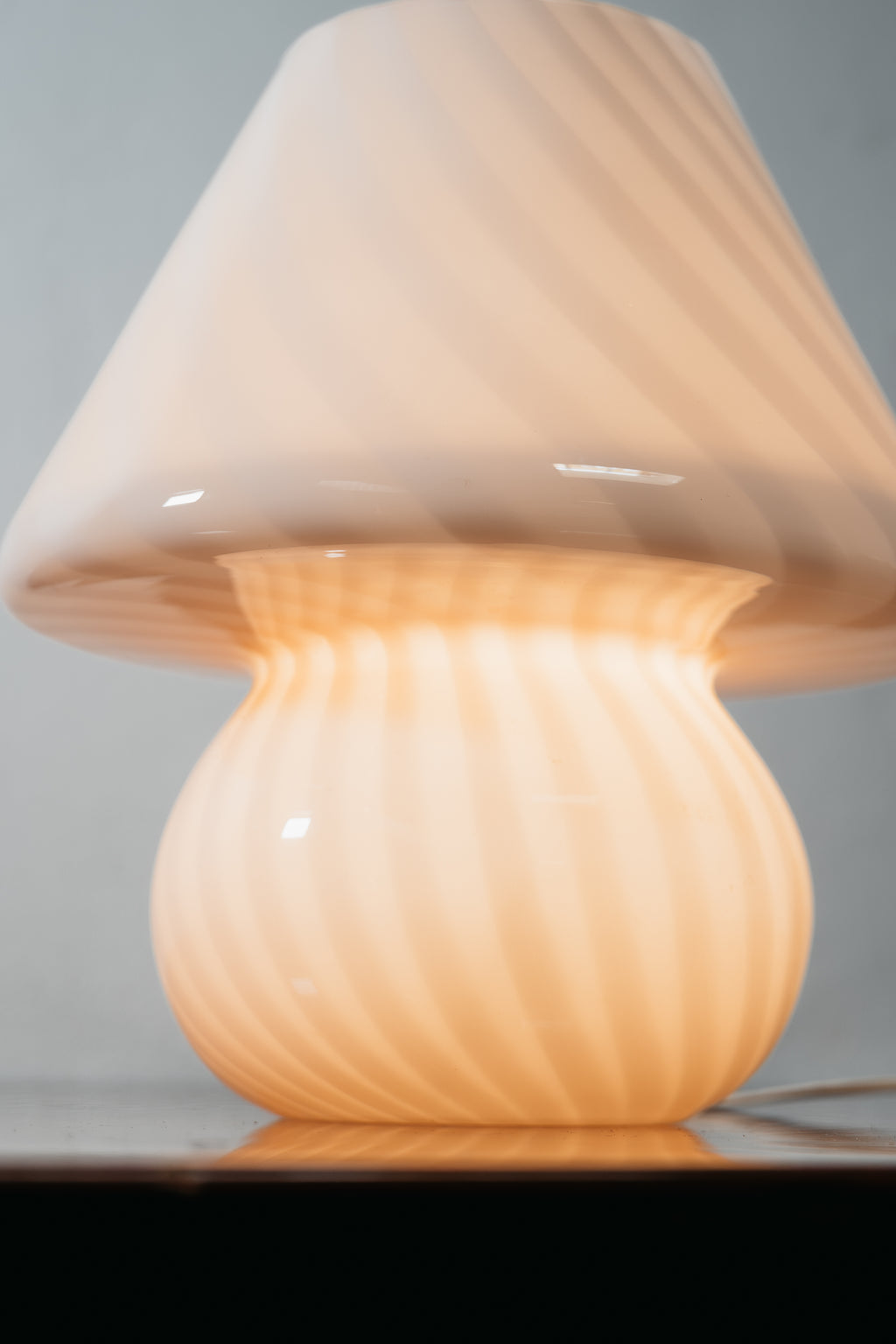 Lampada a Fungo Murano Vintage Anni 70 Vetro Soffiato Rosa Cipria Swirl Abat-Jour Space Age