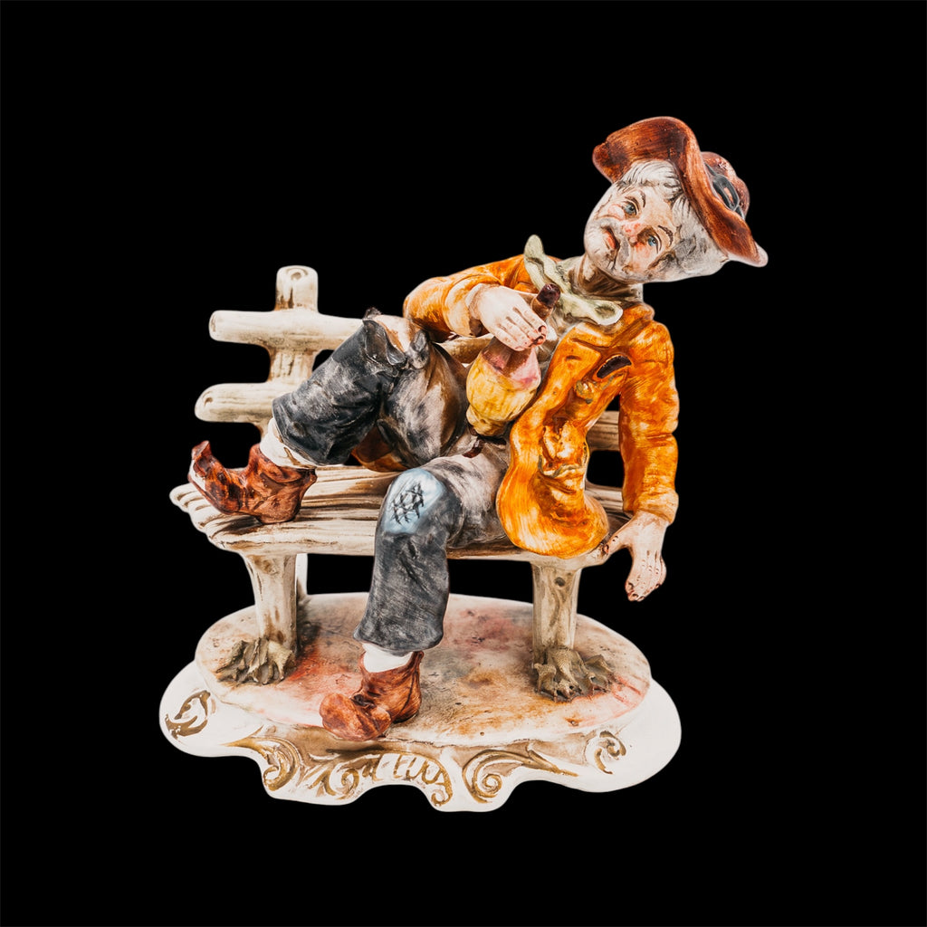 Statuetta Vintage in Porcellana Capodimonte Vecchietto Ubriaco sulla Panchina