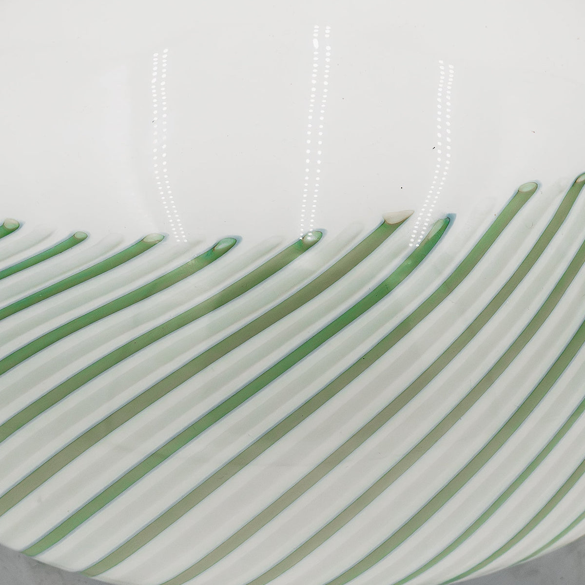 Lampada da parete Vintage Murano in Vetro Incamiciato Bianco e Verde Swirl