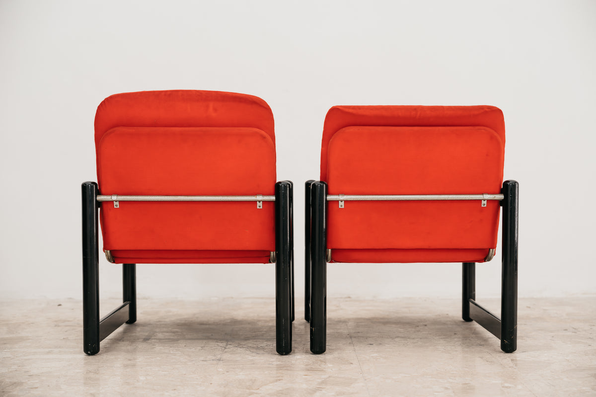 Coppia di Poltrone Vintage Schirolli Modello Pierrot in Legno Laccato e Panno Rosso (Anni '80)
