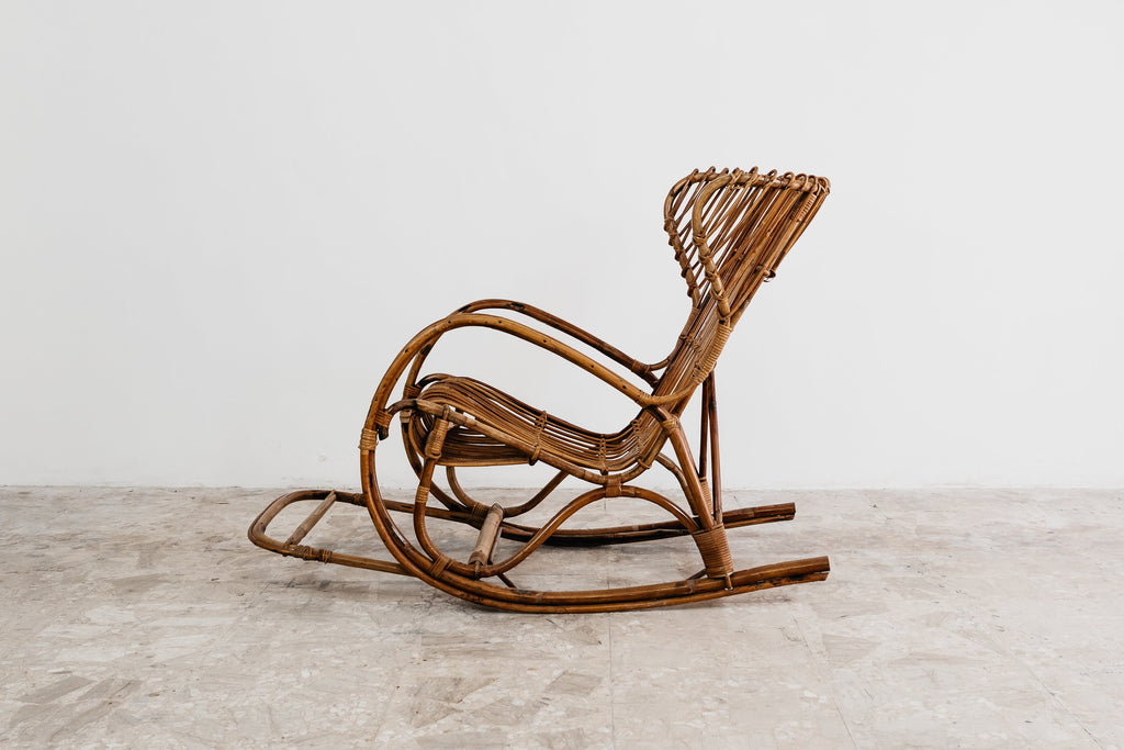 Sedia a Dondolo Vintage in Bambù e Midollino Intrecciato (Anni '60/'70)