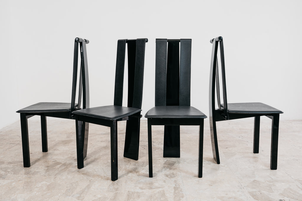 Set di 4 Sedie da Pranzo Postmoderne in Legno Laccato e Similpelle Nera (Anni '80)