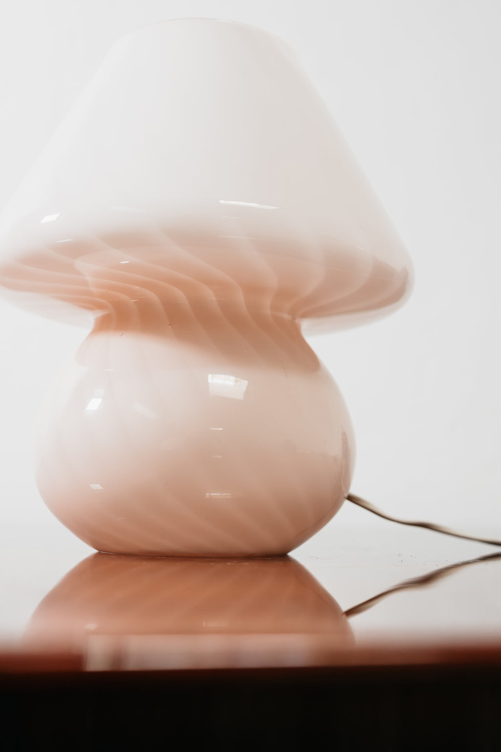 Lampada a Fungo Murano Vintage Anni 70 Vetro Soffiato Rosa Cipria Swirl Abat-Jour Space Age
