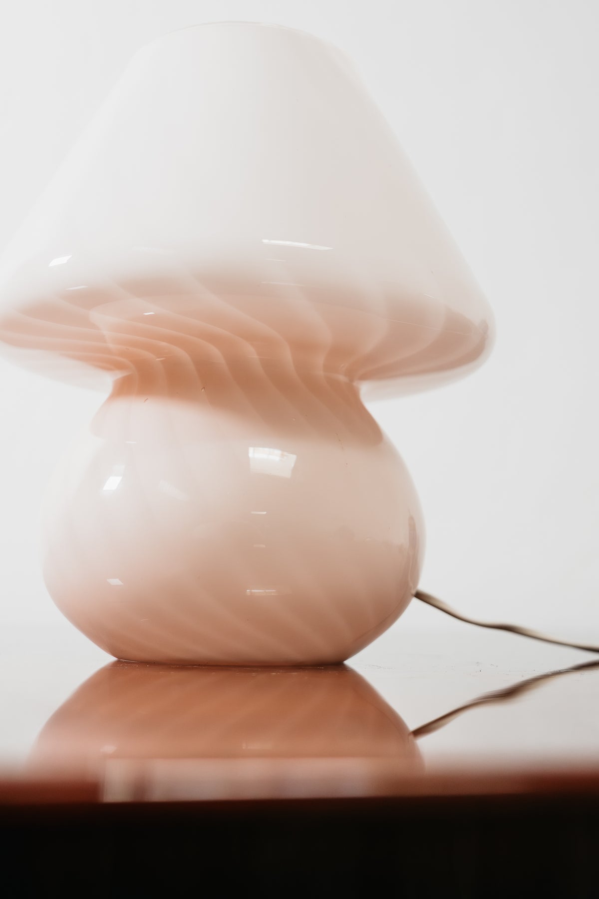 Lampada a Fungo Murano Vintage Anni 70 Vetro Soffiato Rosa Cipria Swirl Abat-Jour Space Age