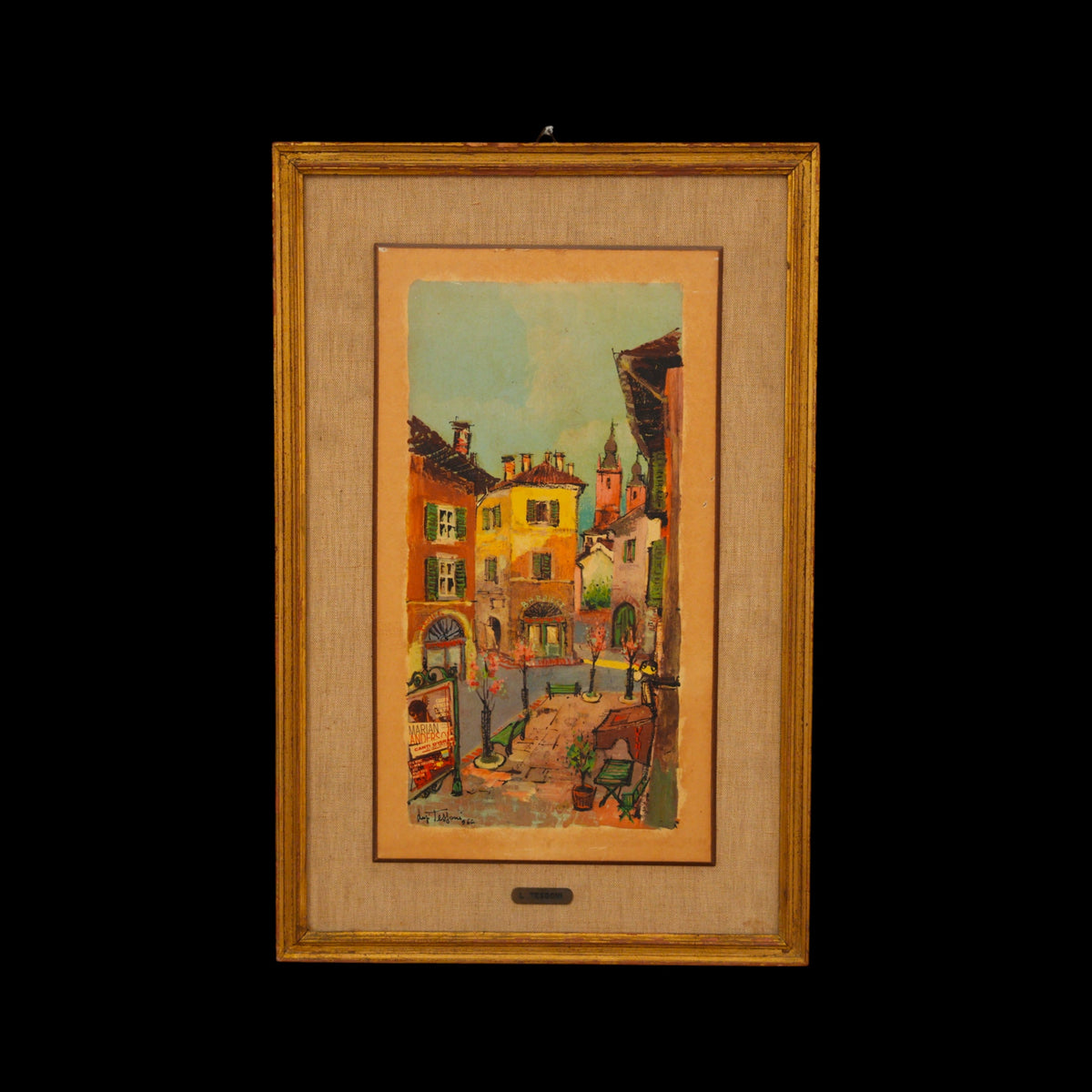 Luigi Tessoni – Piazzetta con Campanili e Manifesti – Tecnica Mista su Tavola Firmata e Datata 1966, Cornice Dorata con Targhetta, 51 x 33 cm