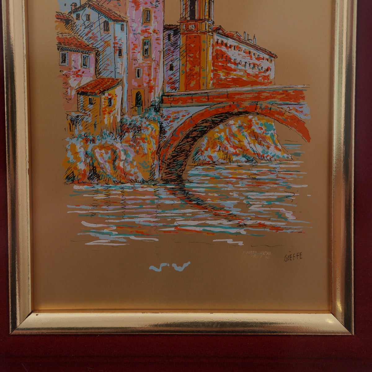 Scorcio Sul Fiume con Torre e Ponte ad Arco – Quadretto Vintage su Fondo Dorato con Cornice, 48 x 41 cm