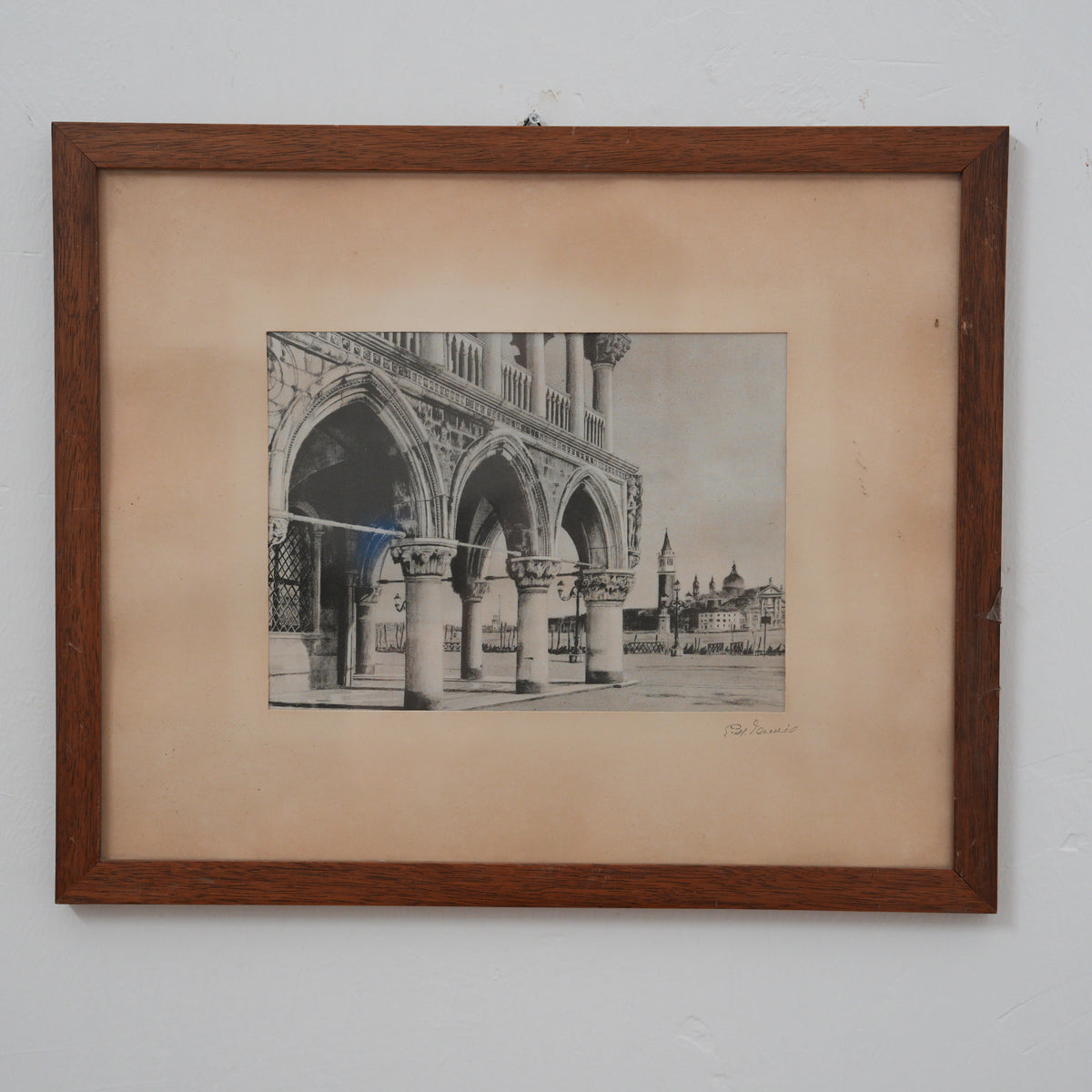 Giuseppe Mario D'Amico – Venezia, Palazzo Ducale e San Giorgio Maggiore – Serigrafia su Seta Firmata, Cornice in Legno, 34 x 41 cm