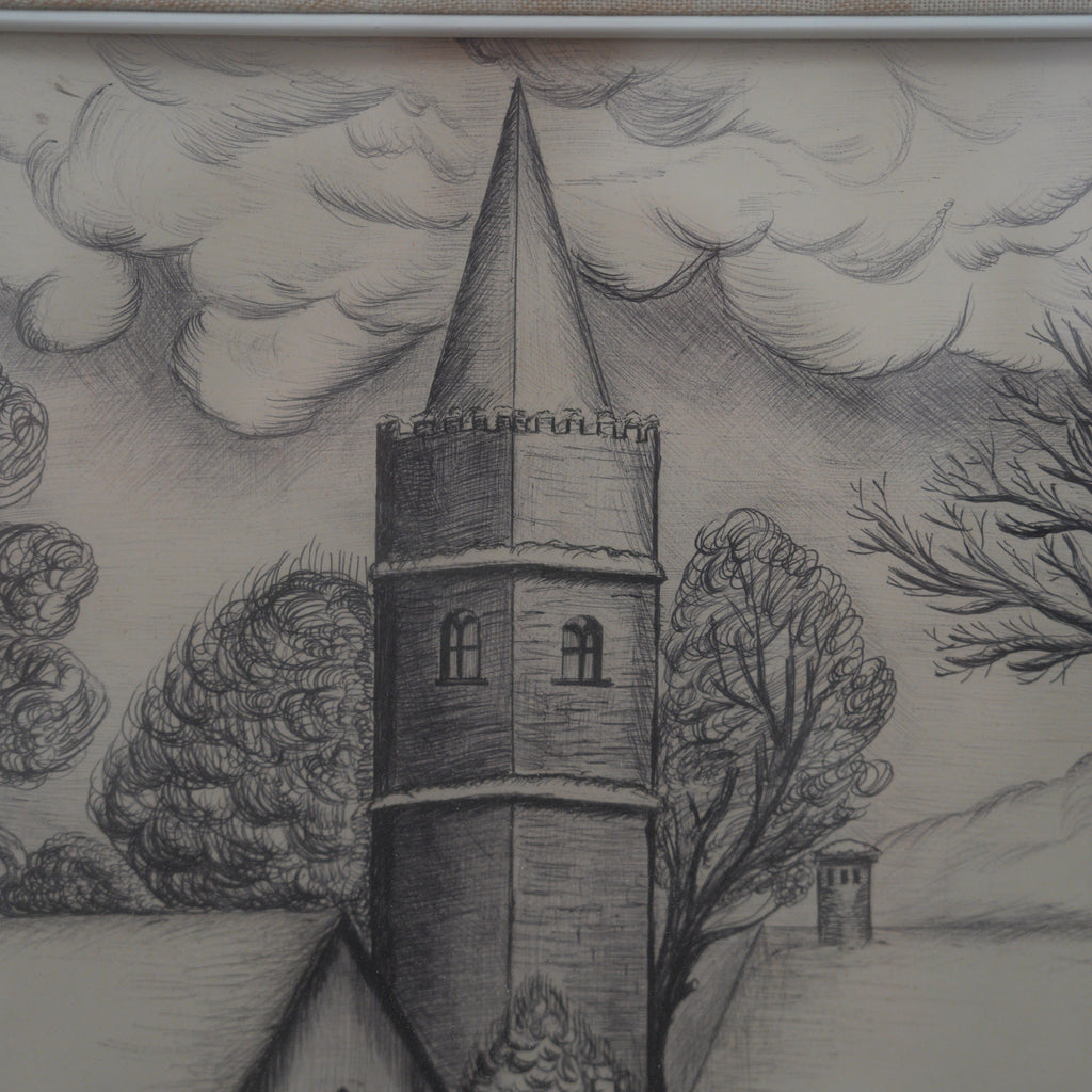 Disegno a penna "Chiesa nel villaggio innevato" – paesaggio invernale con ponte, firmato, cornice bianca – 63 x 49 cm