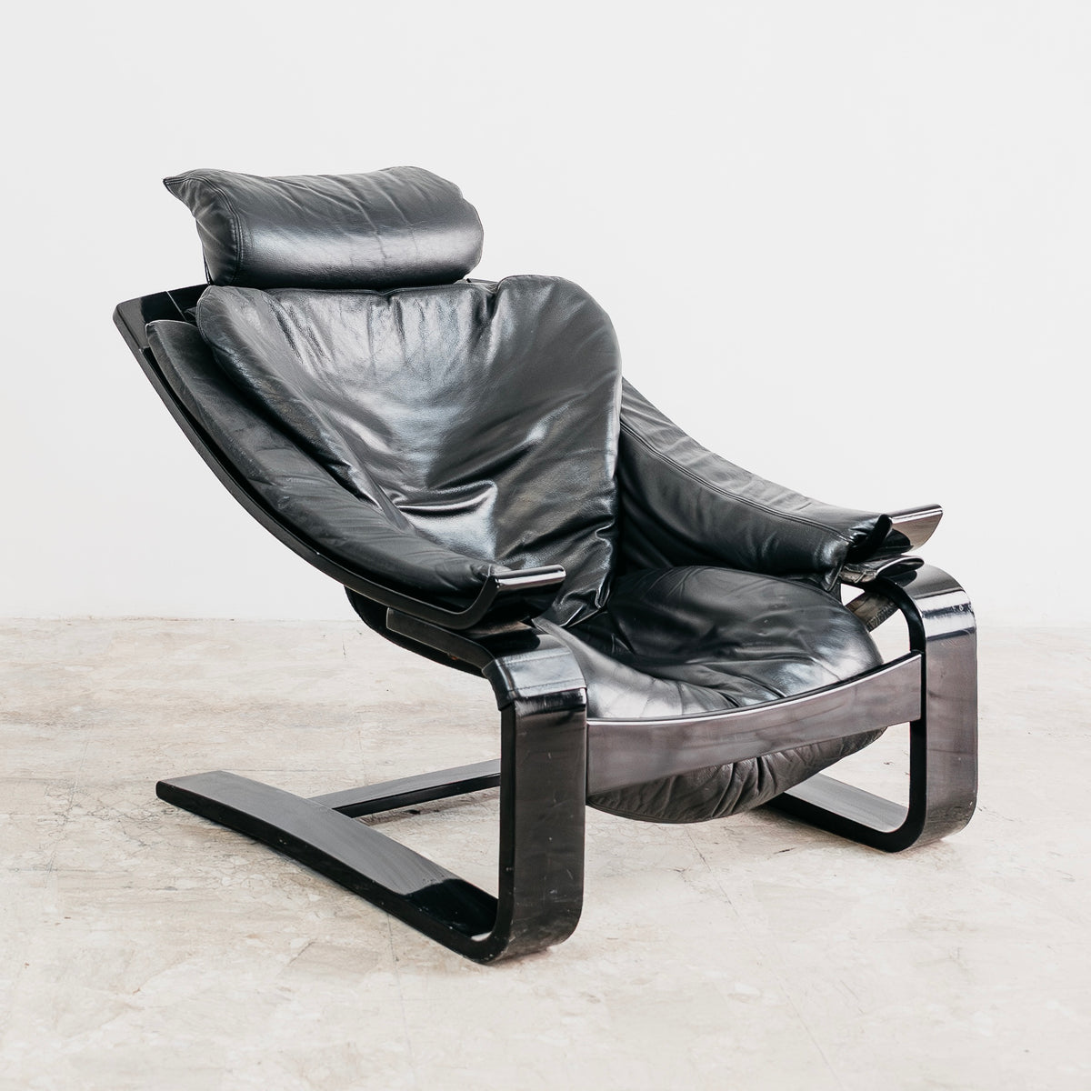 Poltrona Lounge Vintage "Kroken" di Åke Fribytter per Nelo Möbel in Pelle Nera (Anni '70)