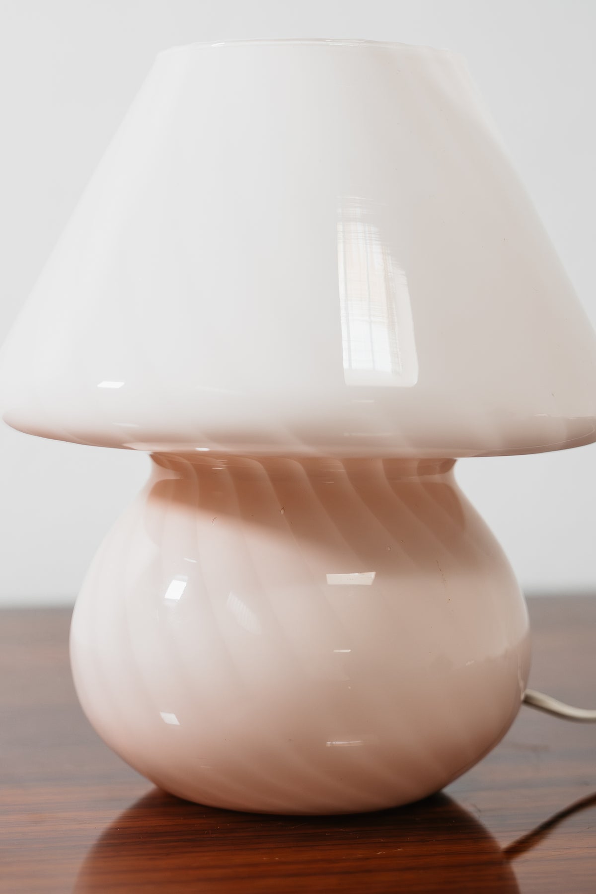 Lampada a Fungo Murano Vintage Anni 70 Vetro Soffiato Rosa Cipria Swirl Abat-Jour Space Age