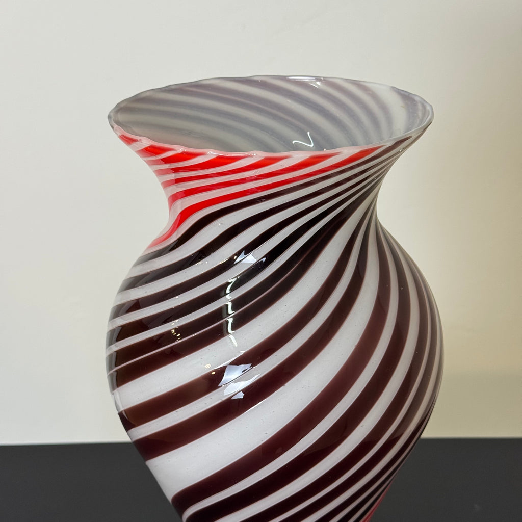 Vaso Vintage in Vetro a Canne Ritorte Rosso, Bianco e Marrone – Stile Murano – h 38 x Ø 18 cm