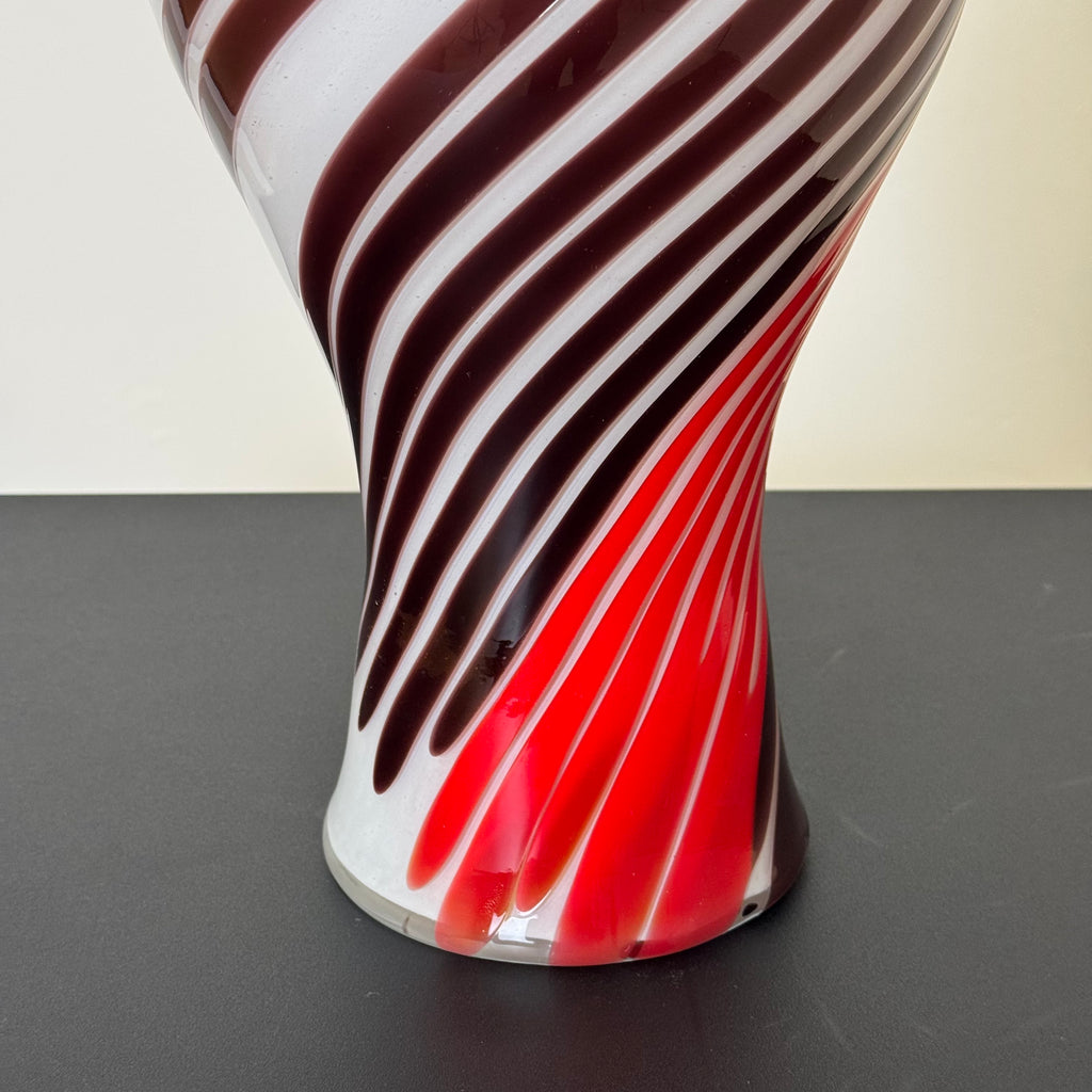Vaso Vintage in Vetro a Canne Ritorte Rosso, Bianco e Marrone – Stile Murano – h 38 x Ø 18 cm