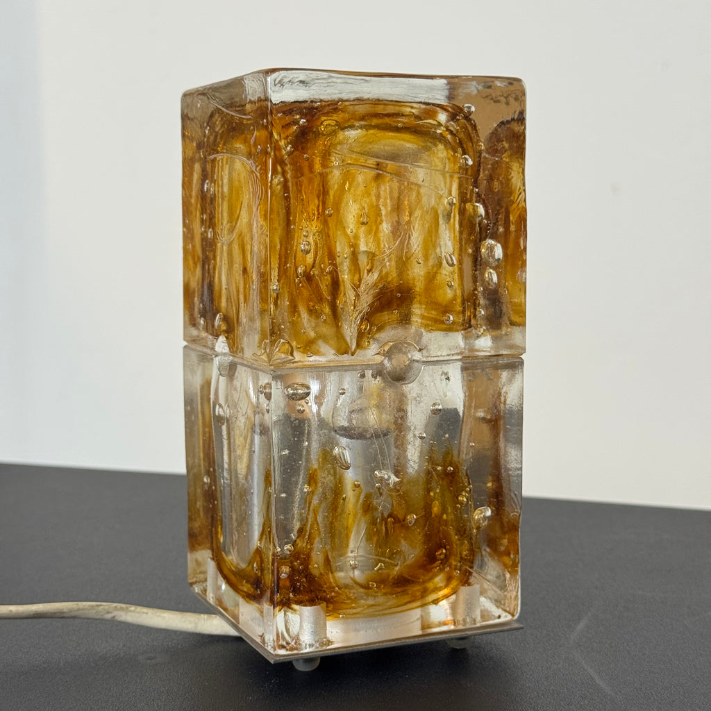 Piccola Lampada da Tavolo Poliarte – Albano Poli – Vetro Ambra e Trasparente Effetto Ghiaccio – Design Italiano Anni '70