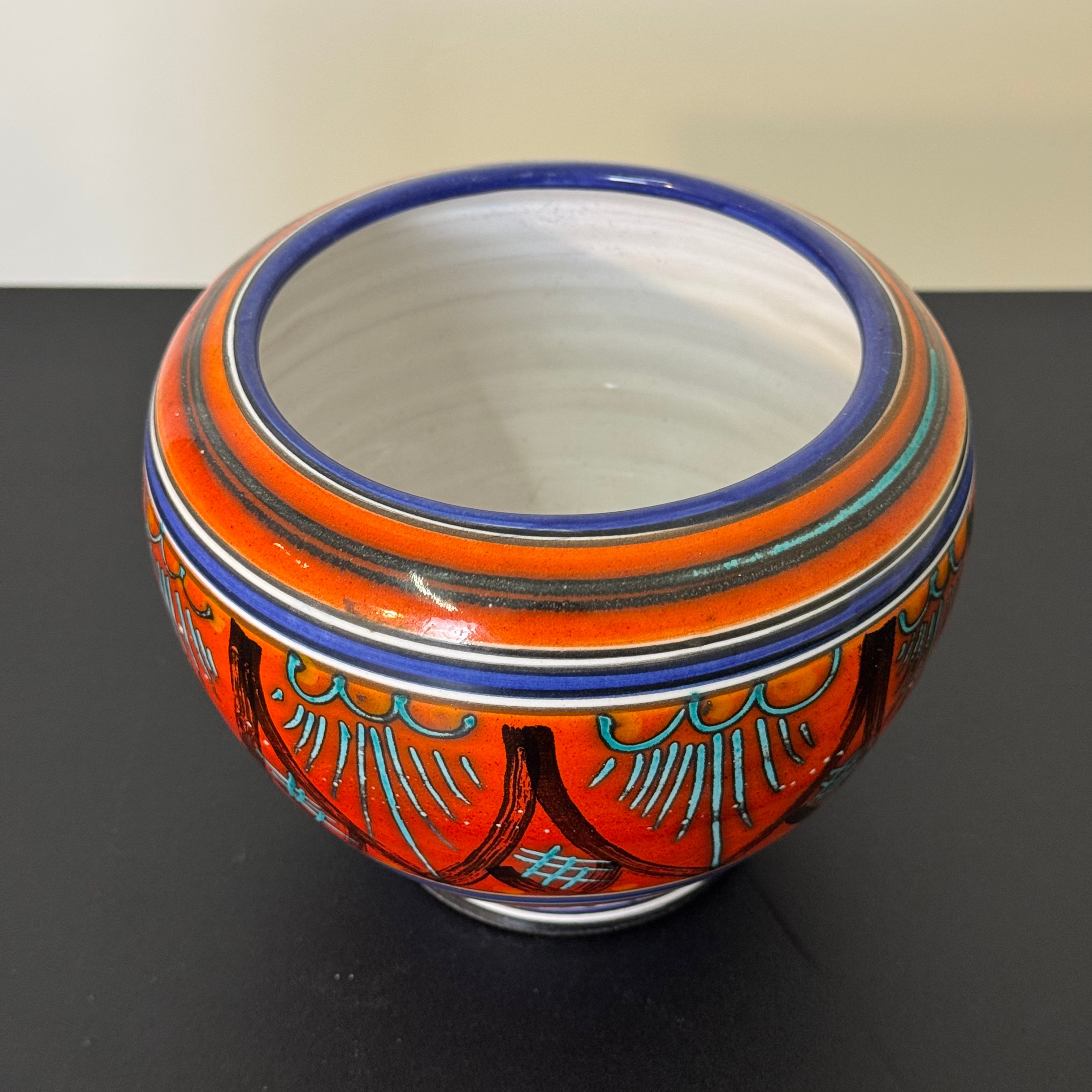 Vaso Vintage in Ceramica Dipinta a Mano Arancio e Blu – Firmato – Anni '60 – h 13 x Ø 14 cm