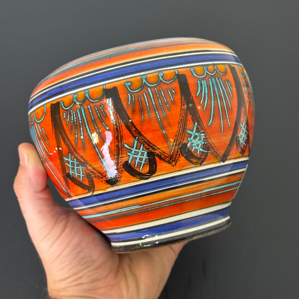 Vaso Vintage in Ceramica Dipinta a Mano Arancio e Blu – Firmato – Anni '60 – h 13 x Ø 14 cm