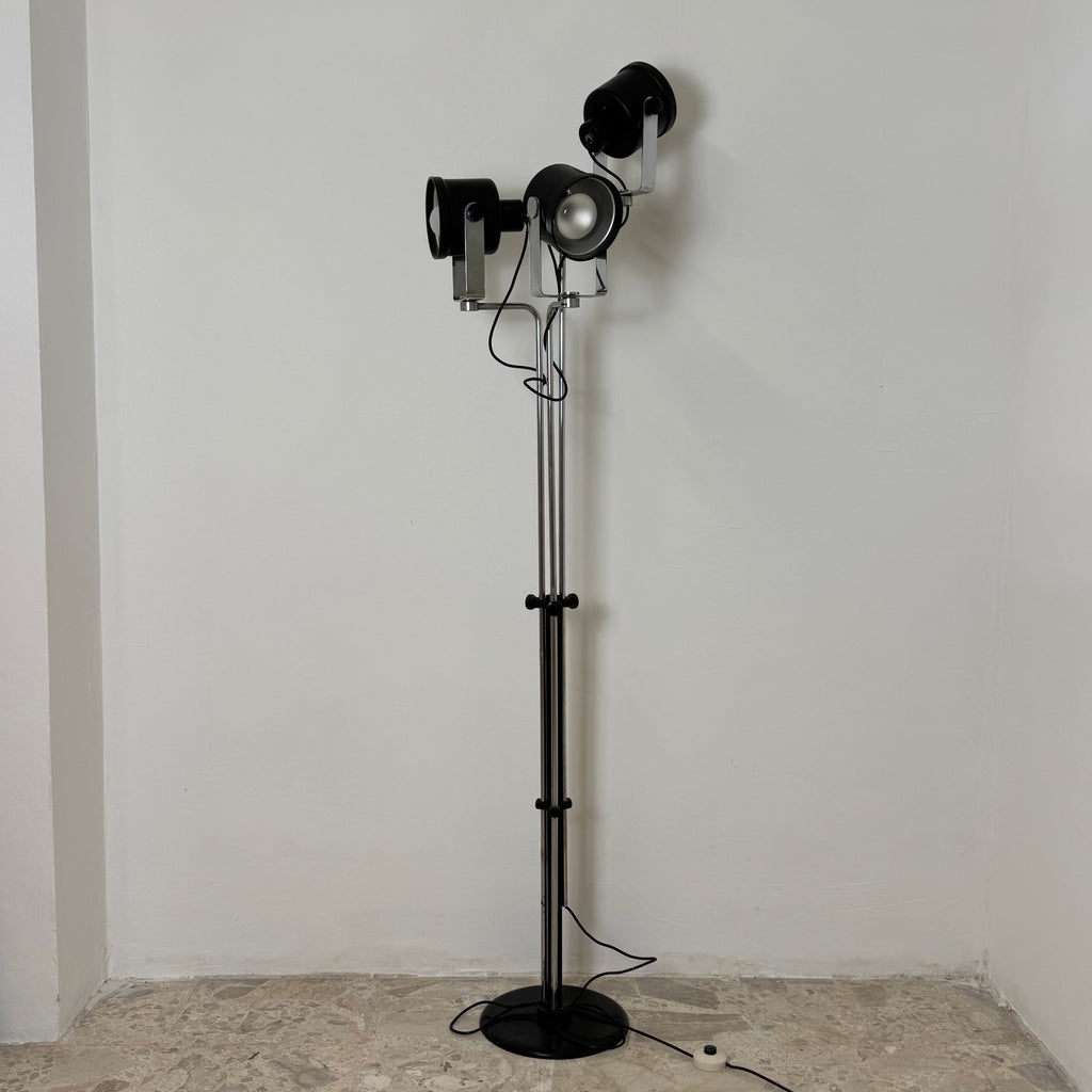 Lampada da Terra Luci Milano Mod. P433 – Brusasco e Torretta – Tre Faretti Orientabili – Anni '70 – Altezza 190 cm