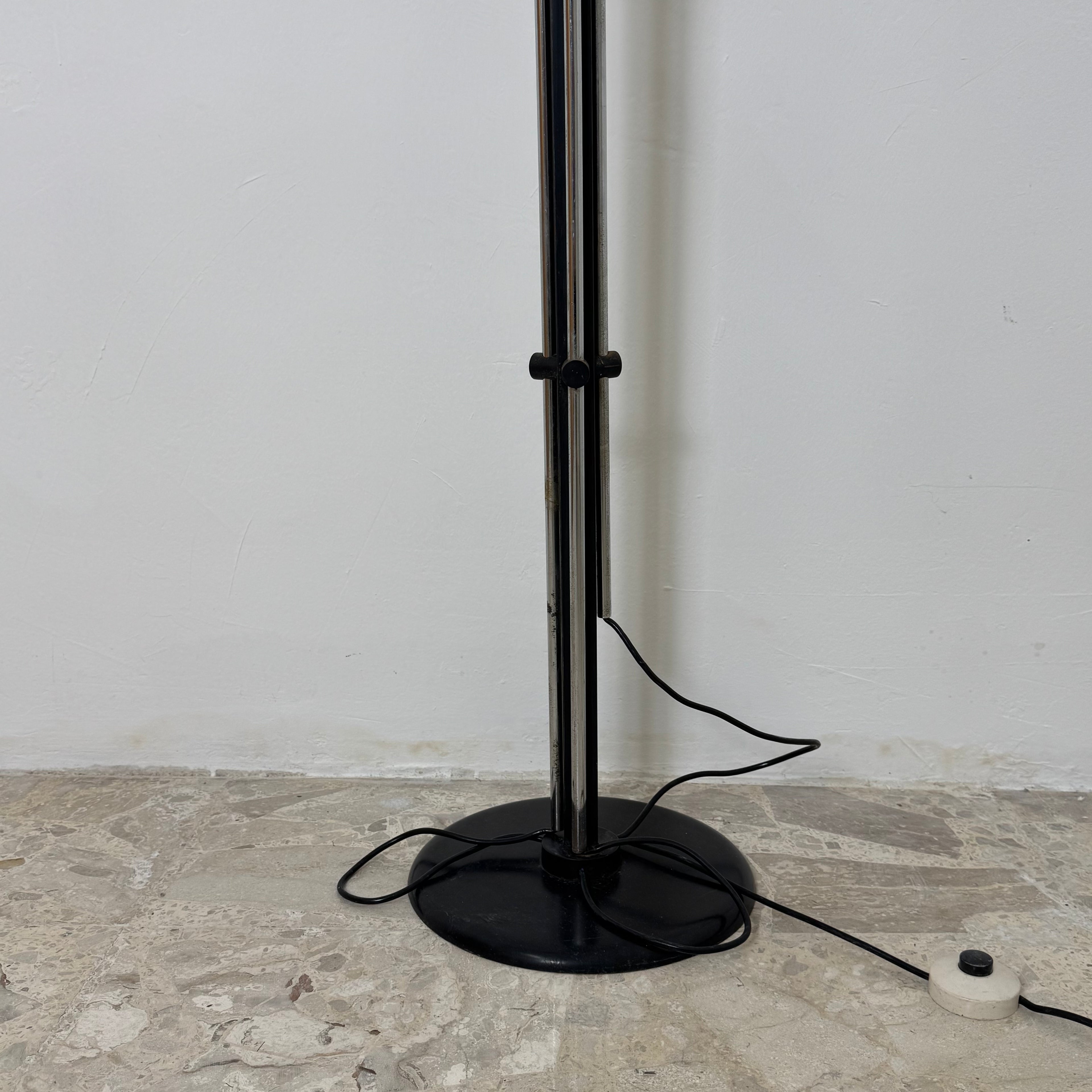 Lampada da Terra Luci Milano Mod. P433 – Brusasco e Torretta – Tre Faretti Orientabili – Anni '70 – Altezza 190 cm