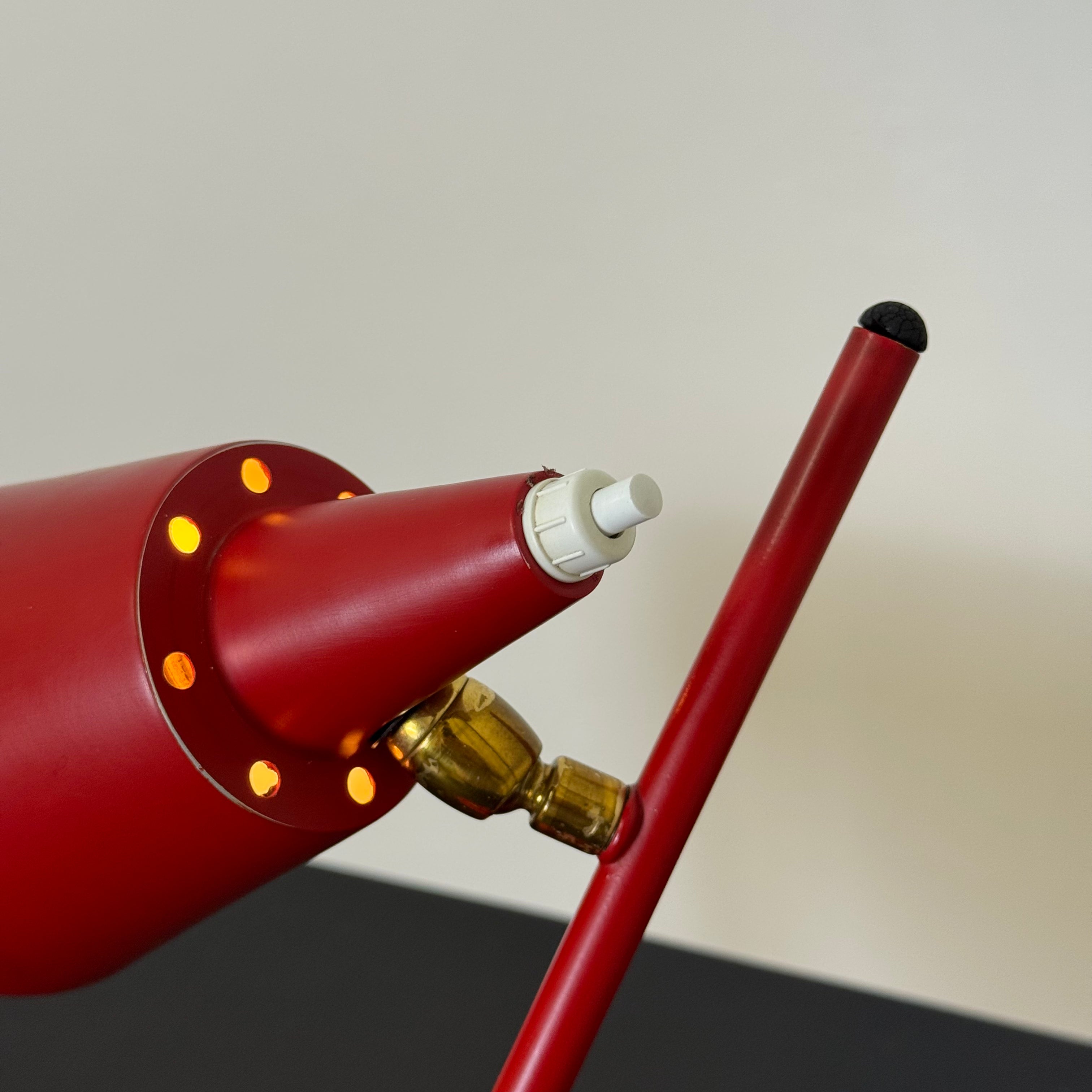 Lampada da Tavolo Stilux Milano Anni '50 – Rossa con Paralume Conico Orientabile e Doppio Snodo in Ottone – Rara