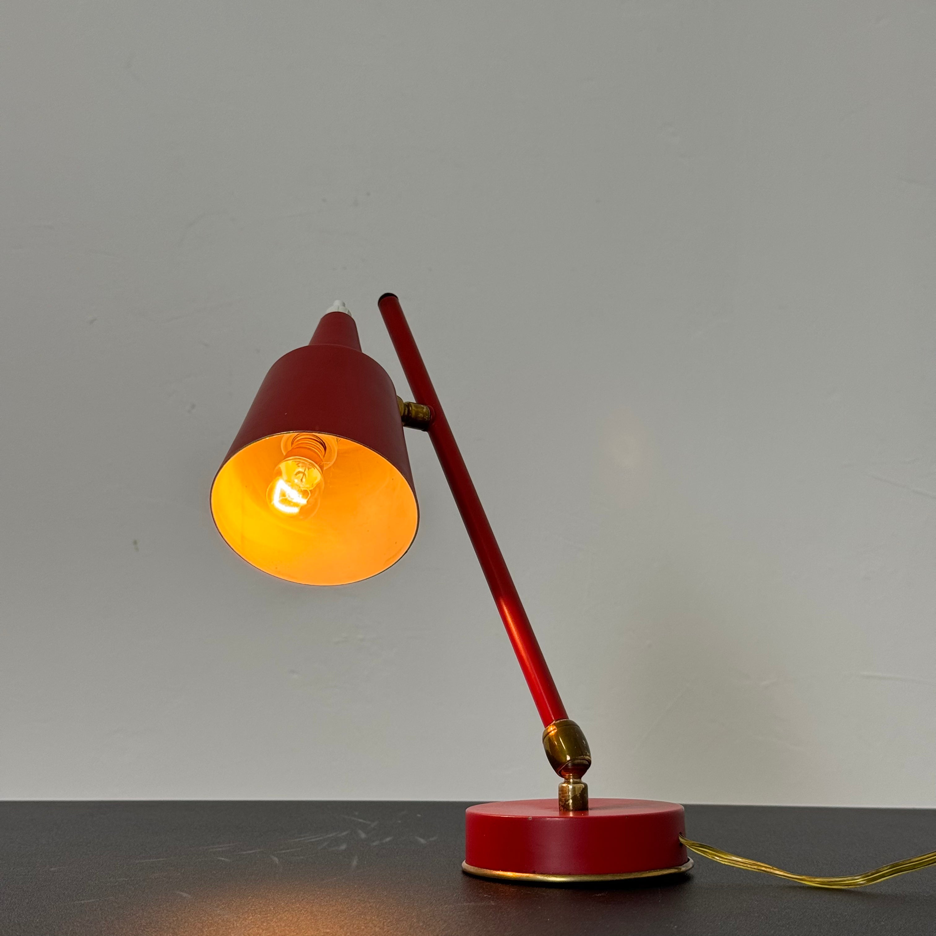 Lampada da Tavolo Stilux Milano Anni '50 – Rossa con Paralume Conico Orientabile e Doppio Snodo in Ottone – Rara