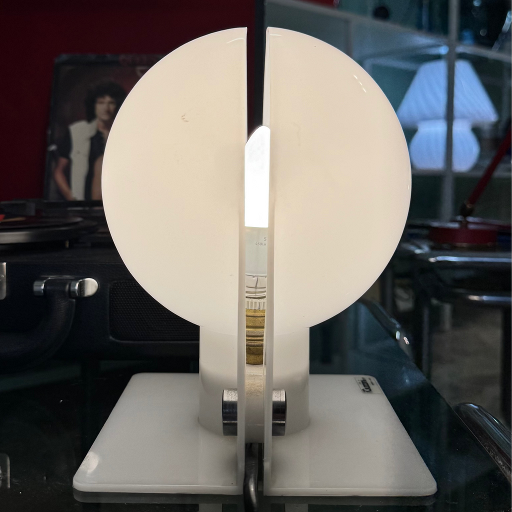 Lampada da tavolo Sirio di Harvey Guzzini, design Brazzoli e Lampa, anni ‘70, bianca