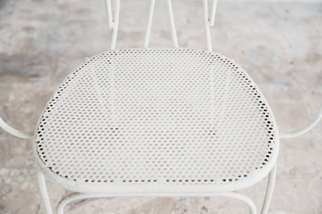 Lio Carminati Attr. – Set 4 Poltroncine da Giardino in Ferro Bianco con Schienale a Ventaglio e Seduta in Lamiera Forata – Anni '50