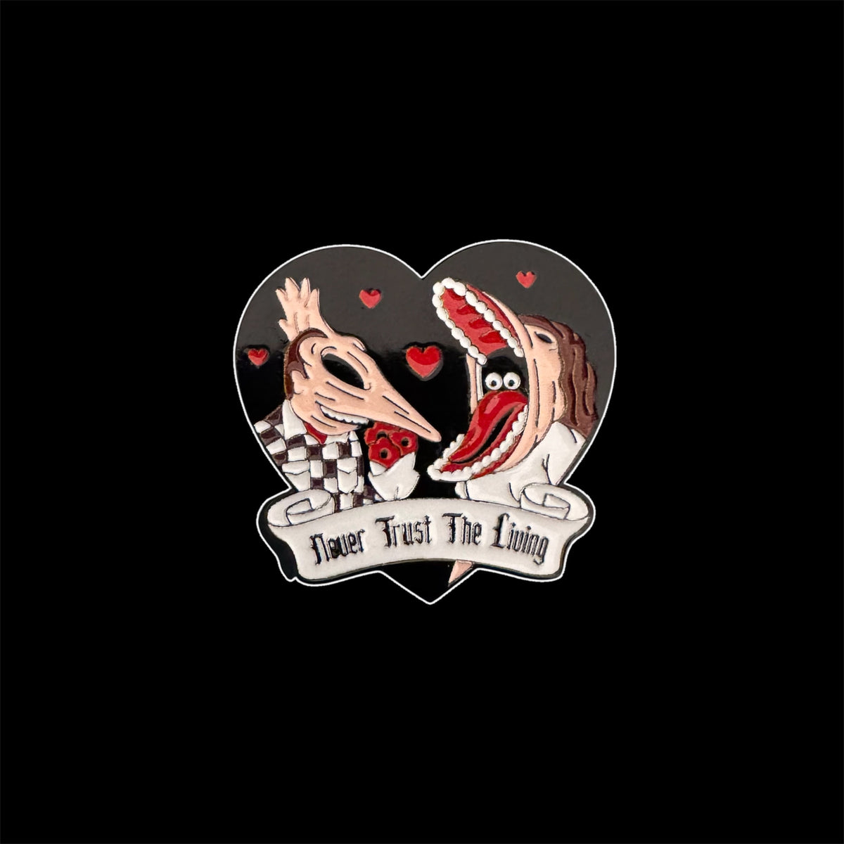Spilletta in Metallo Smaltato - Adam e Barbara Cuore "Never Trust The Living" / Beetlejuice Cinema Cult