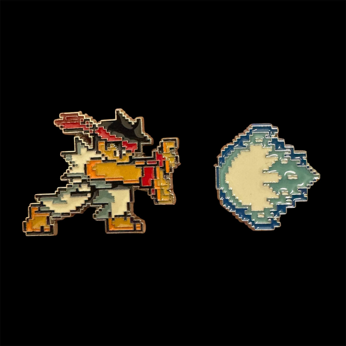 Set 2 Spillette Enamel Pin Ryu Street Fighter Retro Pixel 8-Bit NUOVO
