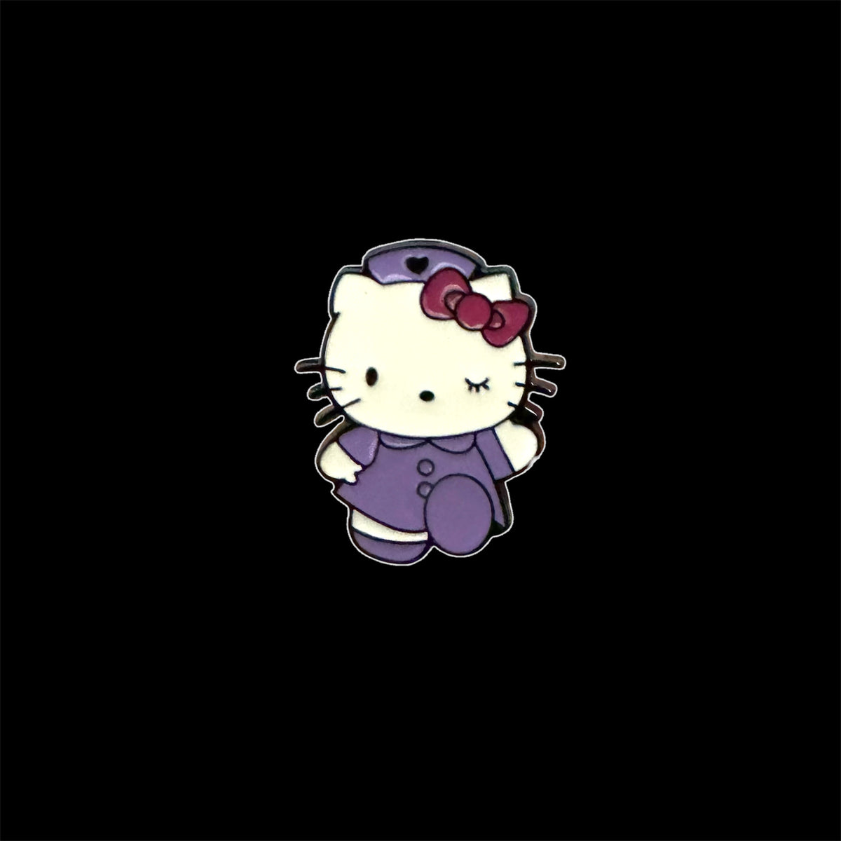 Spilletta Pin Hello Kitty Vestito Viola ed Elementi Goth Sanrio