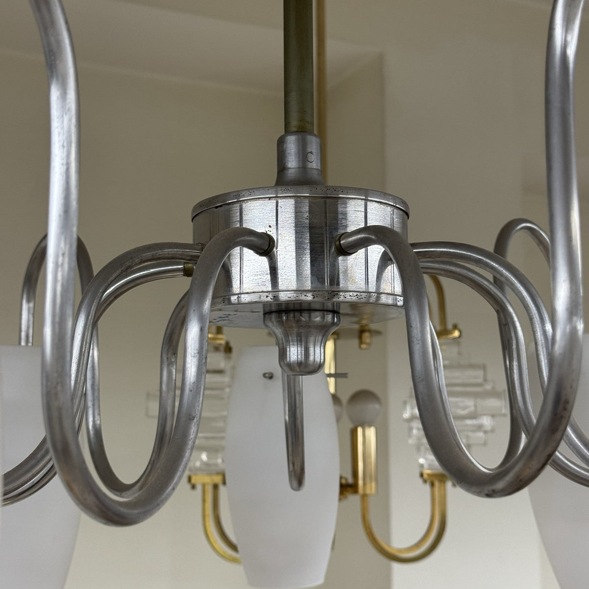 Lampadario Modernista Scenografico a 9 Luci in Vetro e Acciaio anni '70
