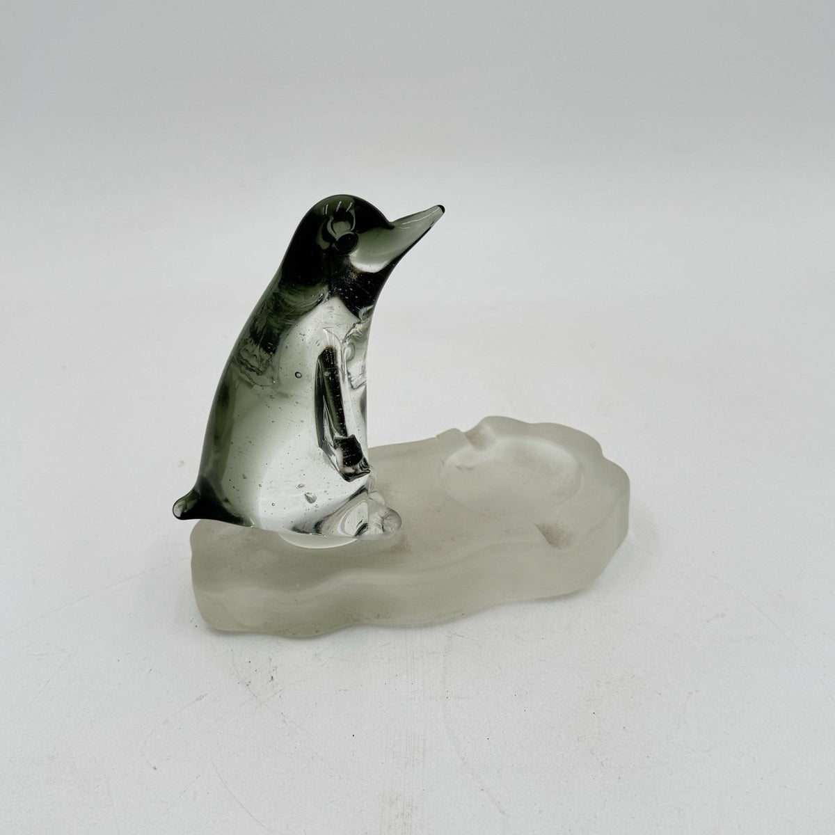 Scultura Posacenere con Pinguino su Banchisa in Vetro di Murano anni '60/'70