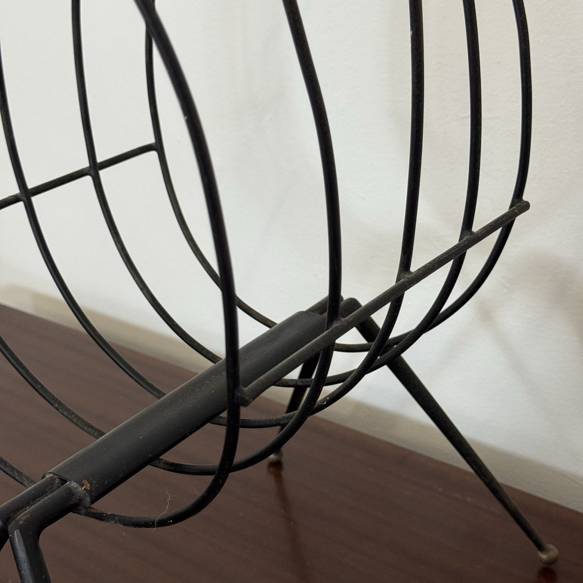 Gio Ponti Style Mid-Century Italian Iron Magazine Rack 1950s Brass Details
