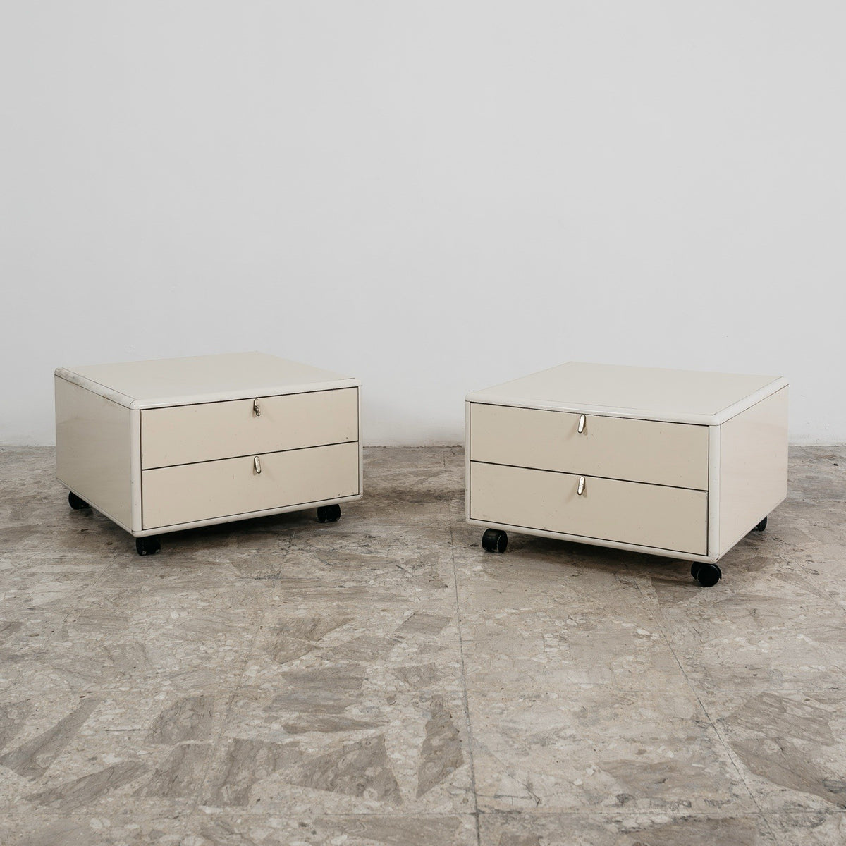 George Coslin Coppia Di Comodini Longato Hennè 1970 Modernariato Design