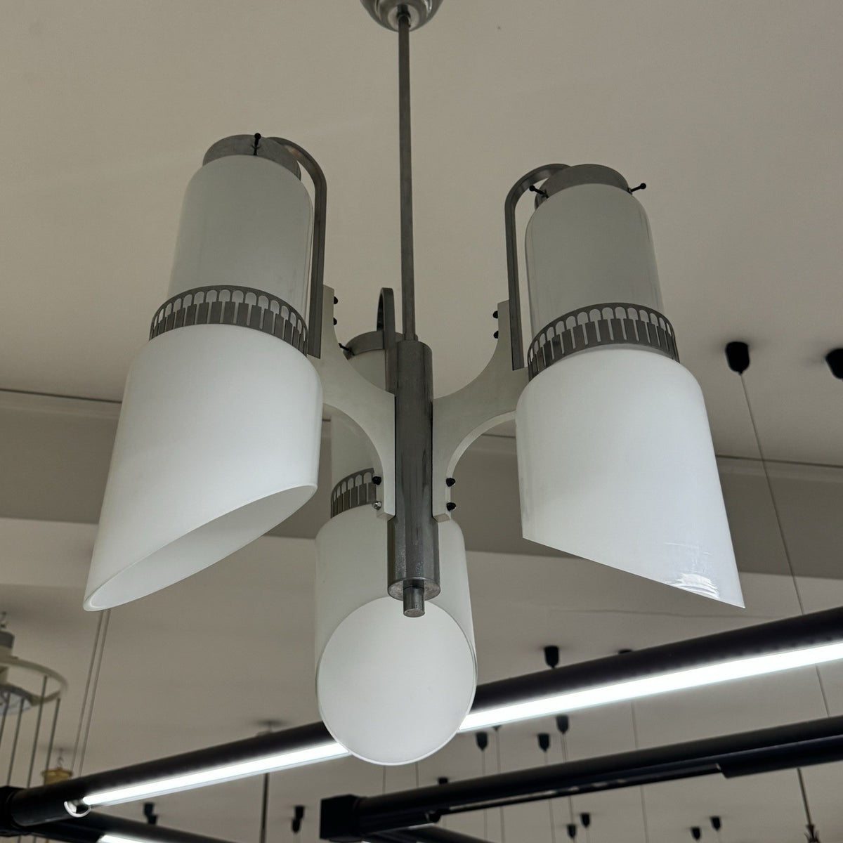 Lampadario Modernista a 3 Luci in Vetro Incamiciato e Acciaio anni '60/'70